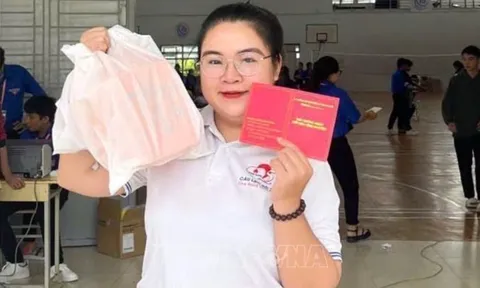 Chứng kiến bạn suýt mất mạng, nữ sinh thay đổi suy nghĩ và 14 lần làm điều đáng ngưỡng mộ