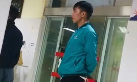 Xúc động: Nam tài xế công nghệ ứng tiền viện phí, túc trực 3 tiếng giúp cô gái bị đau bụng dữ dội nhập viện một mình giữa đêm