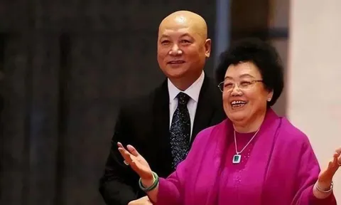 Vợ tỷ phú qua đời, "Đường tăng" Trì Trọng Thụy đối mặt những lời đàm tiếu và chỉ trích