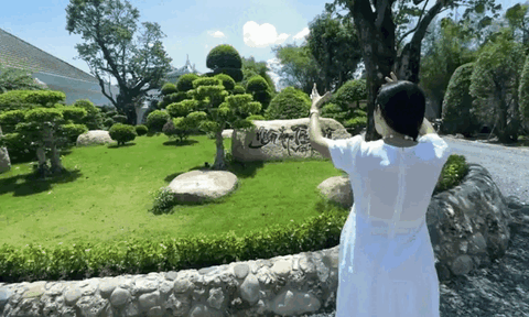 Từng nhận cát-xê 30 cây vàng,“người đẹp Tây Đô" đình đám một thời rời showbiz, an yên giữa biệt thự vườn rộng như resort ở Bình Dương