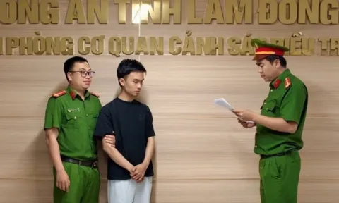 Tin tưởng nhân viên ngân hàng, người phụ nữ bất ngờ mắc khoản nợ khổng lồ