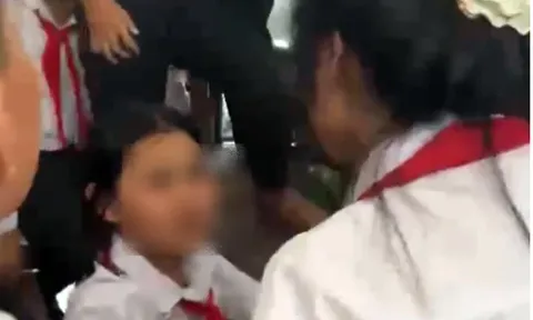 Vụ nữ sinh lớp 7 ở Lâm Đồng bị cô lập, bạo hành: Gia đình hé lộ thông tin về diễn biến tâm lý đáng lo ngại của nạn nhân