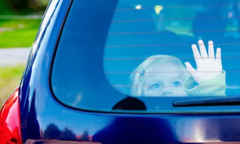 Bé gái hơn 2 tuổi ở Nghệ An tử vong vì bị bỏ quên trên ô tô của bố: Hé lộ nguyên nhân ban đầu