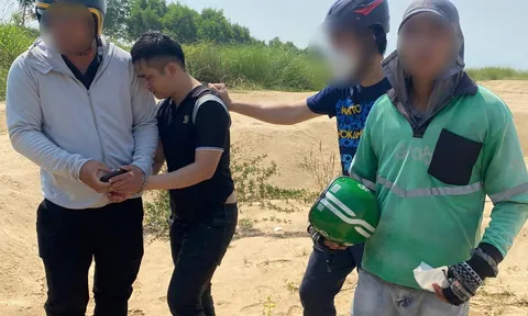 Màn kịch vụng của Phan Văn Tân