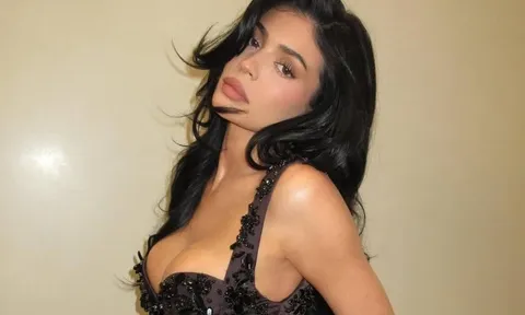 Một ngôi sao truyền hình thực tế bị nhân viên cũ kiện