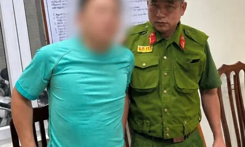 Người phụ nữ hoảng loạn chạy khỏi nhà giữa đêm, diễn biến phía sau khiến nhiều người phẫn nộ