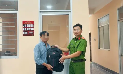 Tây Ninh: Người đàn ông trả lại balô chứa đầy tiền, vàng cho công an
