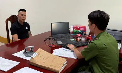 Danh tính người đàn ông hung hăng tát tài xế giao thực phẩm tại trường, thách thức "bố mày chửi thì làm sao"