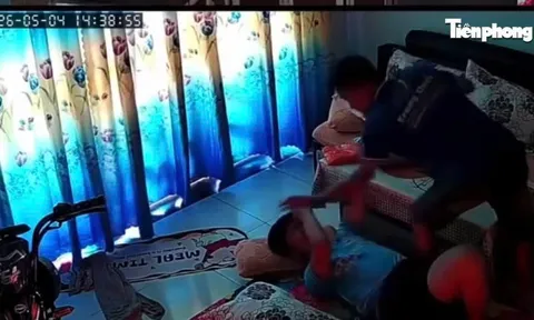 Thêm vụ cha dượng bạo hành con riêng ở TP.HCM: Camera ghi lại cảnh phẫn nộ
