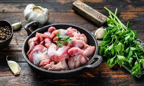 Bộ phận "vàng" của con gà nhiều người chê, thực chất bổ ngang "nhân sâm", giá rẻ giật mình