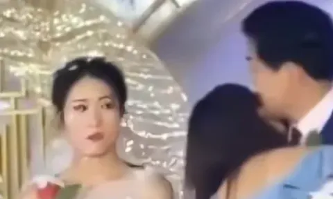 Chú rể khóc nấc khi bị tình cũ ôm hôn đắm đuối giữa đám cưới, cô dâu "đứng hình" sượng trân