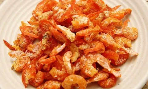 Mua tôm khô đừng chỉ dựa vào màu sắc, học thêm mẹo này để chọn được tôm ngon hơn