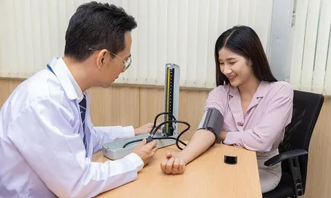 Nhận biết 7 triệu chứng kéo dài nhiều tuần có thể là cảnh báo sớm của ung thư