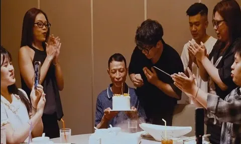 Clip sinh nhật tuổi 65 của người cha đơn thân: Câu nói nghẹn lòng khiến hàng triệu người rơi nước mắt