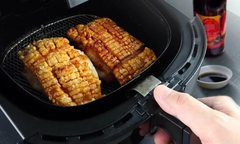 Bác sĩ chỉ ra 3 sai lầm nhiều người mắc khi dùng nồi chiên không dầu, âm thầm ảnh hưởng sức khỏe