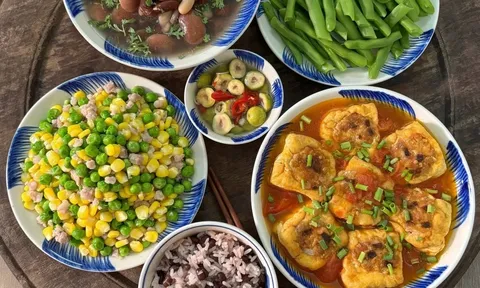 Dân mạng rần rần "xin vía" mâm cơm "thi đâu đậu đó" mẹ nấu cho con