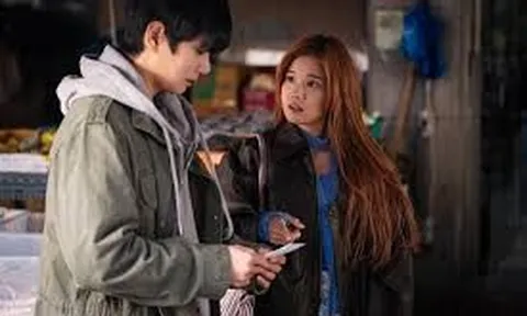 Lee Yi Kyung lần đầu “thoát hài”, sánh đôi Hoàng Yến Chibi trong phim Việt - Hàn giàu cảm xúc