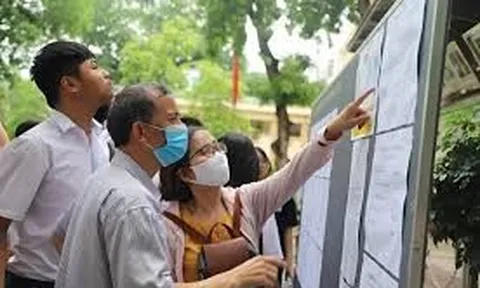 Đã nhập học trường tư, học sinh Hà Nội còn cơ hội vào trường công nếu hạ điểm chuẩn?