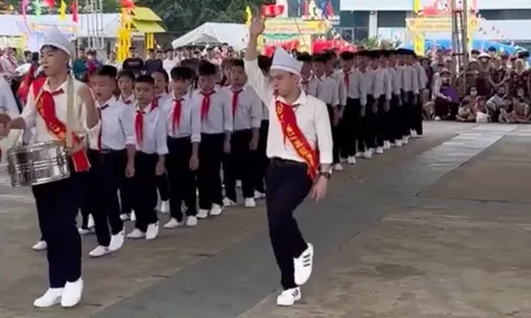 Vụ đội viên đi kiểu "cà thọt" trong Nghi thức Đội: Bí thư Đoàn xã Hoằng Hóa nói gì?
