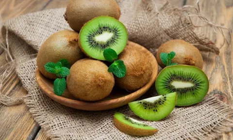 5 nhóm người cần lưu ý khi ăn kiwi, không phải ai cũng biết