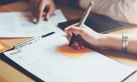 200 lần bị đuổi khéo vì "thừa trình độ", nữ Tiến sĩ 32 tuổi loay hoay trong nợ nần chồng chất