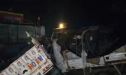 Xe tải mất kiểm soát đâm vào khu chợ đông đúc, 4 người thiệt mạng: Tạm giữ phương tiện, hé lộ lời kể nhân chứng