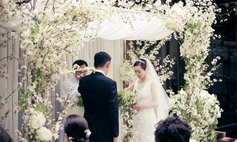 Sao nữ đình đám ai cũng nhớ “dao kéo” hỏng hết mặt, được sếp lớn lương 19 tỷ/năm quỳ gối cầu hôn sau đúng 30 ngày
