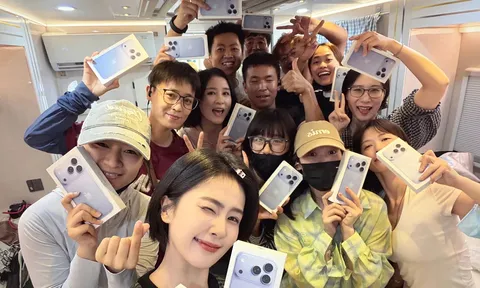 Mỹ nhân showbiz chi tiền tỷ mua iPhone 18 Pro Max tặng nhân viên là ai?