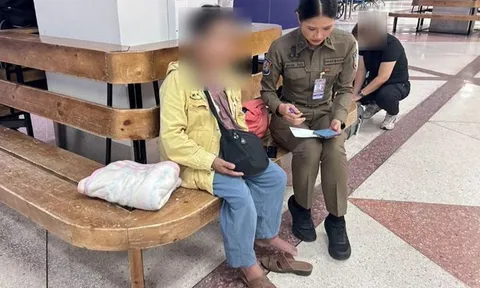 Cụ bà 66 tuổi lặn lội đến sân bay tìm bạn trai phi công và câu nói của nhân viên khiến bà "chết lặng"
