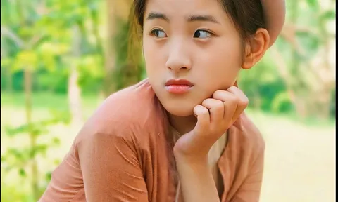 Cô bé lớn lên giữa hai nền trời vẫn diễn bằng trái tim Việt