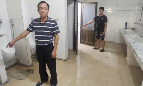 Tài xế ném gói vàng hơn 0,5kg trị giá hơn 1,8 tỷ đồng vào nhà vệ sinh khi bị kiểm tra