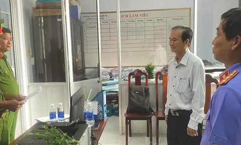 Cựu hiệu trưởng trường cao đẳng Nhan Thanh Liêm bị khởi tố: Cái giá của 28 tờ hóa đơn khống