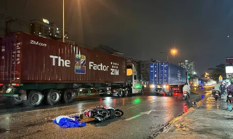 Bi kịch trên đường về sau đám tang: Người vợ tử vong dưới bánh container