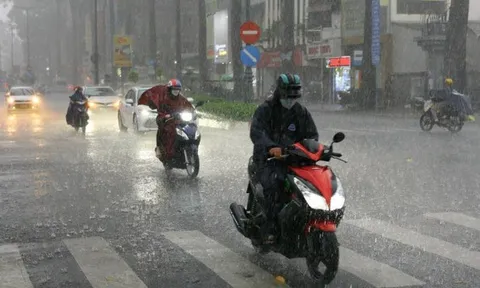 Cảnh báo mưa dông kèm lốc, sét, mưa đá ở Hà Nội: Những khu vực này bị ảnh hưởng