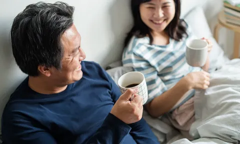 Vì sao nhiều phụ nữ sau tuổi 50 lại e dè với đàn ông?