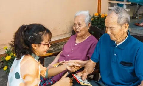 Chồng kiếm 200 triệu đồng mỗi tháng, vợ vẫn chỉ biếu bố mẹ chồng 2 triệu: Có quá tính toán?