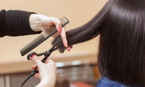 Bí quyết giữ tóc dài khỏe nhờ tỉa ngọn định kỳ