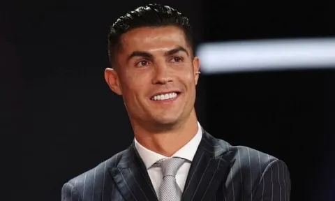 Forbes: Ronaldo trở thành vận động viên đầu tiên đạt 2 tỷ USD khi còn thi đấu