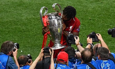 Thần tài" của Liverpool giải nghệ ở tuổi 31
