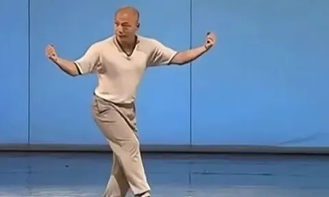Trào lưu "bước nhảy chớp nhoáng" phủ sóng mạng xã hội: Hài hước nhưng đẩy hàng loạt người trẻ nhập viện