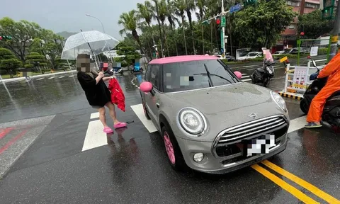 Nữ ca sĩ có nghệ danh là Đ. lái xế sang rẽ trái không nhường đường gây tai nạn nghiêm trọng, lời khai gây bức xúc