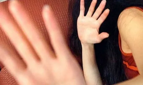 Cô gái thuê trọ bị hàng xóm giả danh quản lý xâm hại: Camera hành lang vạch trần kẻ phạm tội