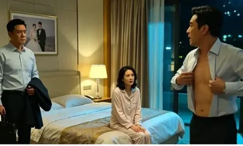 Đi công tác về, tôi chết lặng khi thấy người đàn ông lạ trên giường vợ và sững người trước câu nói của anh ta