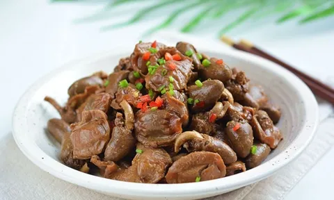 1 bộ phận của con gà nhiều người bỏ đi, hóa ra lại là món ăn 'đại bổ' nếu biết dùng đúng cách