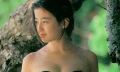 Từng gây chấn động với bộ ảnh khỏa thân tuổi 17, cuộc sống hiện tại 'đệ nhất mỹ nhân màn ảnh' sau nhiều biến cố bị mẹ ruột hủy hoại