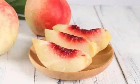 Sai lầm nhiều người mắc khi ăn quả đào mùa hè: 4 điều cần nhớ để tránh hại sức khỏe