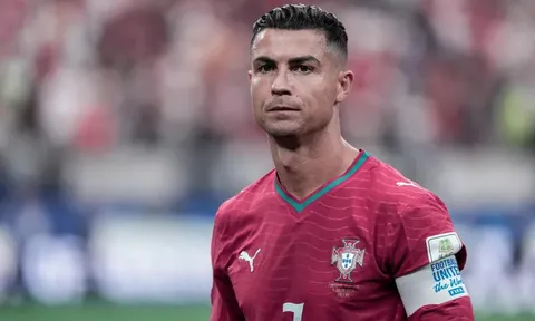 Ronaldo rời Bồ Đào Nha trong cay đắng: Kịch bản tồi tệ đã được dự báo từ mùa hè 2018?