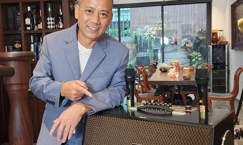 Bất ngờ nam nghệ sĩ đình đám kinh doanh bán loa đài ở đường Kim Giang, Hà Nội