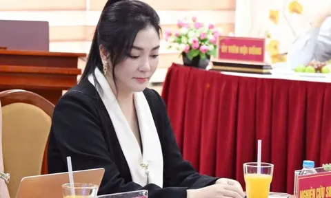 Rời xa hào quang showbiz, Hoa hậu từng sống trong nhà mái lá nay ở biệt thự Hà Nội, vừa nhận bằng Tiến sĩ