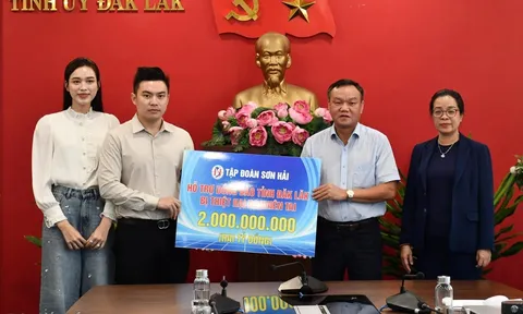 Hoa hậu Đỗ Hà đồng hành cùng chồng Tổng Giám đốc trong sự kiện đặc biệt